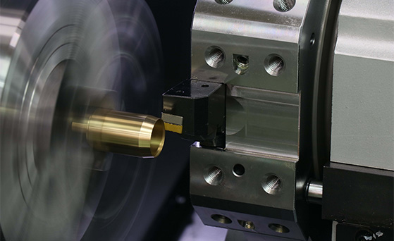เครื่องกลึง ระบบ CNC : การตัดกลึงชิ้นงานได้อย่างยอดเยี่ยมด้วยเครื่องCNC ให้ความเที่ยงตรงสูง จาก TAKAMAZ